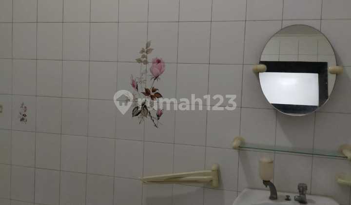 Besar Bagus Siap Huni Dekat Tengah Kota 1