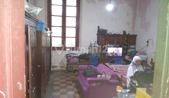 Rumah Klasik Ch Dijalan Utama Ungaran dengan Model Zaman Belanda 2