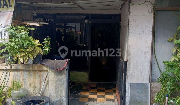 Rumah Ch Dekat Jalan Majapahit Jalan Kecil