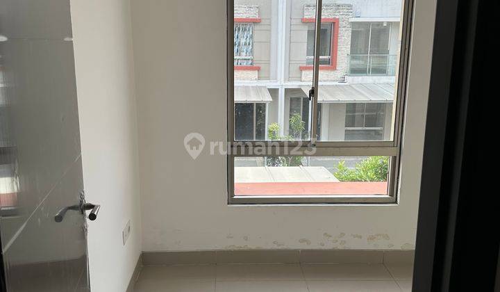 DISEWAKAN RUMAH DI PIK 2, UK 6x10, 55jt/thn ONLY