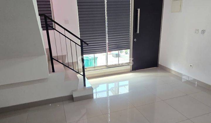 DISEWAKAN, RUMAH DI PIK 2, UK 4,5x10, 43jt/thn ONLY NEGO 2