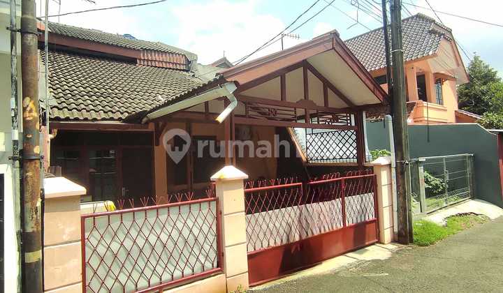 For Sale Fast Flood-Free House in Pondok Kelapa Complex, Duren Sawit, East Jakarta For Sale Fast Flood-Free House in Pondok Kelapa Complex, Duren Sawit, East Jakarta
