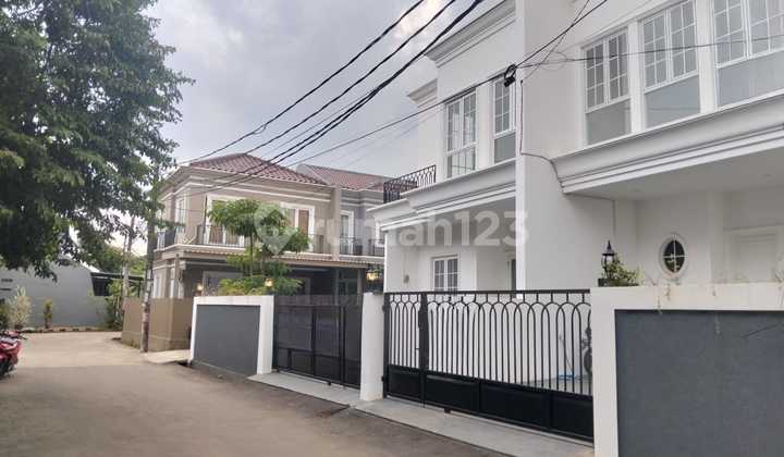 Rumah Bangunan Baru Siap Huni Jatiwaringin Pondok Gede