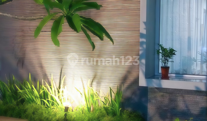 Turun Hrg Rumah Mewah" Semi Furnish" Dlm Komplek Kav Marinir Pdk Kelapa Jakarta Timur