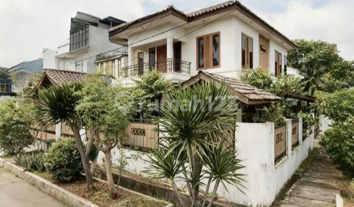 Ready-to-Occupy House with Hook Position Flood-Free Area Billy Moon Pondok Kelapa Duren Sawit East Jakarta 2