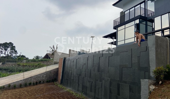 Modern Villa in Caringin Bogor, Stunning View, Traffic-Free