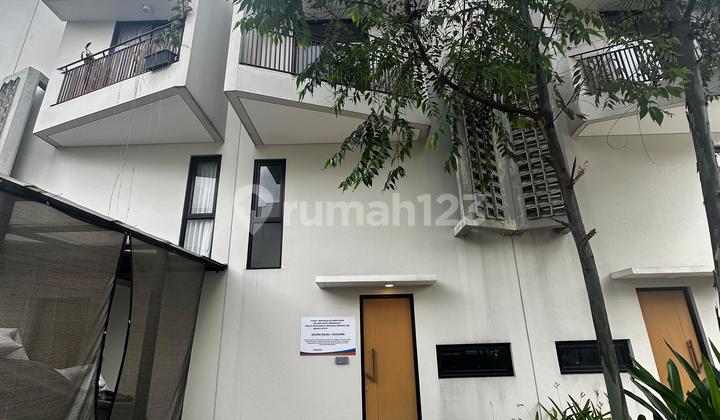 Rumah Lelang Cluster V Town House Sawah Baru