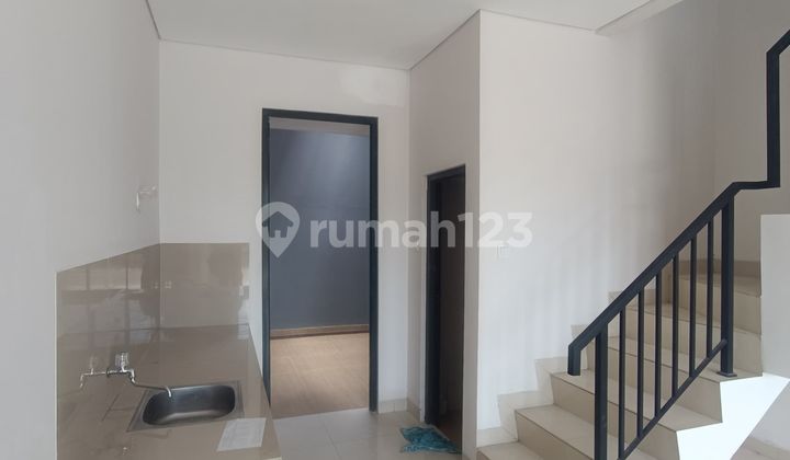 Rumah Royal Palm Blossom (Ukuran 4x15 m) 2