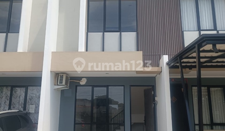 Royal Palm Blossom House (Size 4x15 m)