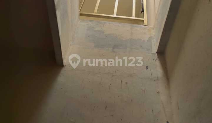 Rumah Jl.Karya Barat ukuran 5x15 m, 3,5 Lantai 2