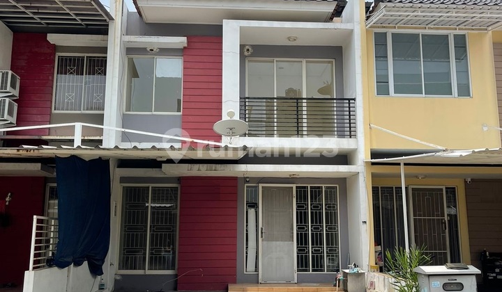 Golf Lake House (Size 6x15 m)