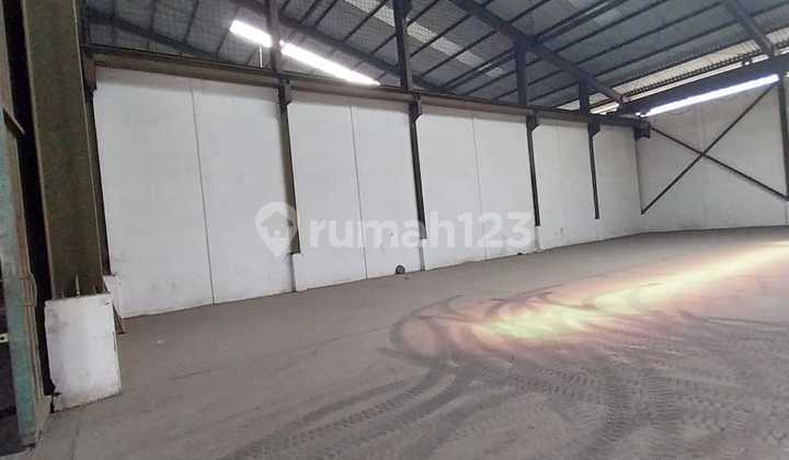 Gudang Husein Sastranegara (LT/LB 142/142 m)