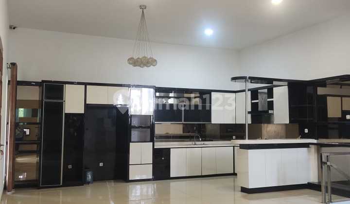 Citra 5 House (Land Area/Building Area 250/500 sqm) 2