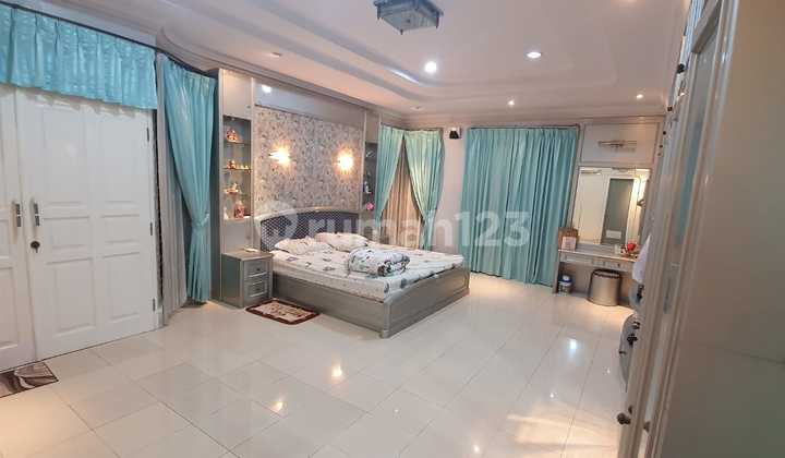 Citra 5 House - Corner (Size 16x16 m)