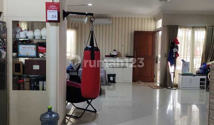 Rumah Golden Palm - Hoek ukuran 8,5x16 m, 3 Lantai