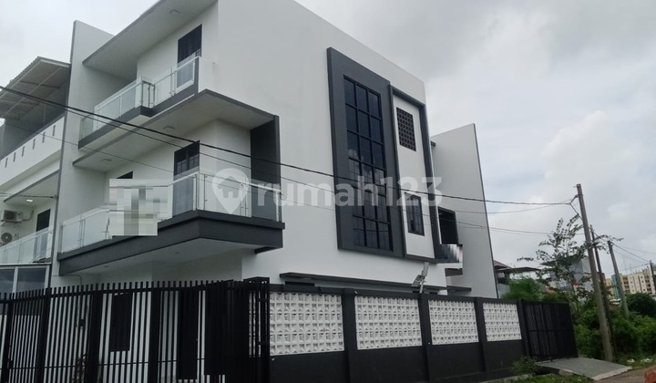 Rumah Taman Surya 5 (Ukuran 9x15 m) - Hoek 2