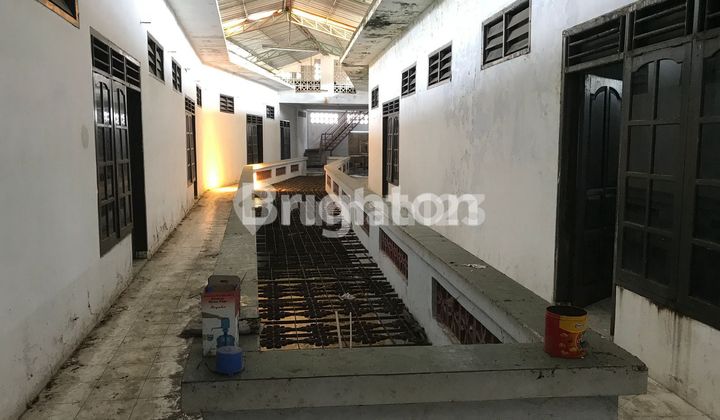 Rumah besar di Ketileng 1