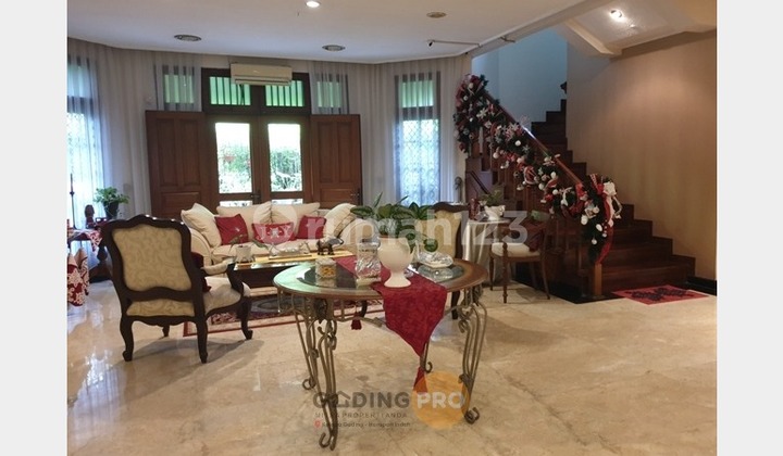 Luxury Hook House - Horse Racing Avenue, Pulomas - East Jakarta - Land Area 450 - SHM 2