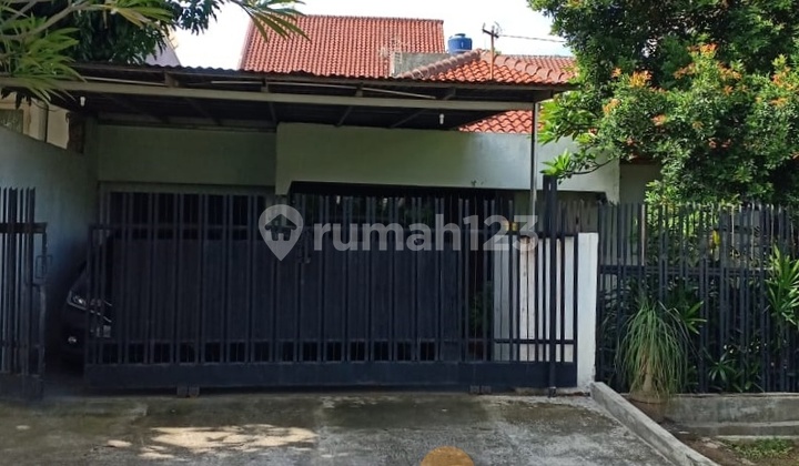 Rumah - Kayu Putih, JAK TIM - LT.286 - Jalan Lebar, hadap Taman  2
