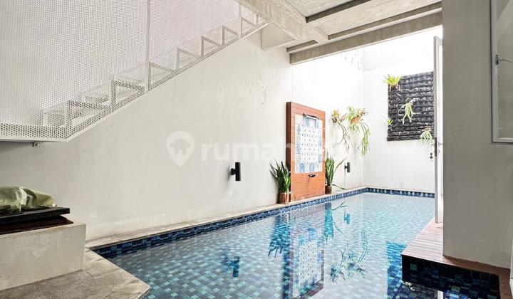 Rumah Cantik Siap Huni dengan Kolam Renang di Dalam Perumahan Serenia Hills Rumah Cantik Siap Huni dengan Kolam Renang di Dalam Perumahan Serenia Hills