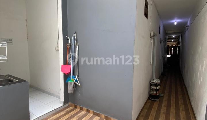 Rumah dengan 3 Kamar Kos Esklusif, 2 Kontrakan dan 1 Kios Lokasi Dekat Itc Permata Hijau 2