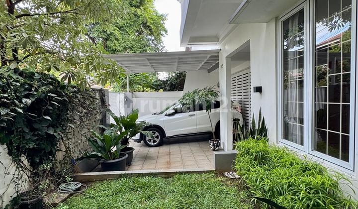 Rumah Cantik Memiliki Taman Belakang Yang Luas Lokasi Cinere Terdepan