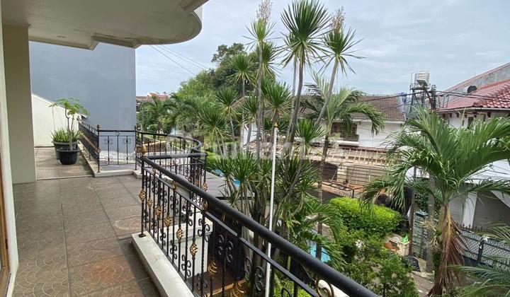 Jauh di Bawah Harga Pasaran !!! Miliki Rumah Besar di Dalam Perumahan Permata Hijau Jakarta Selatan