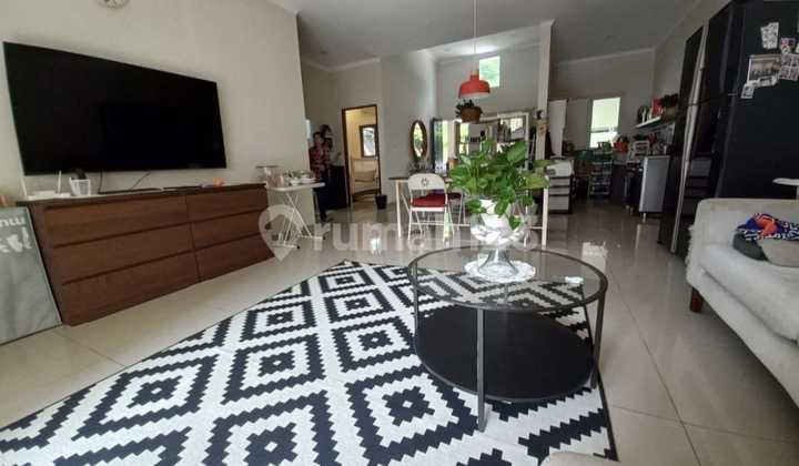 Profitable Investment! Strategic House in Cinere 2