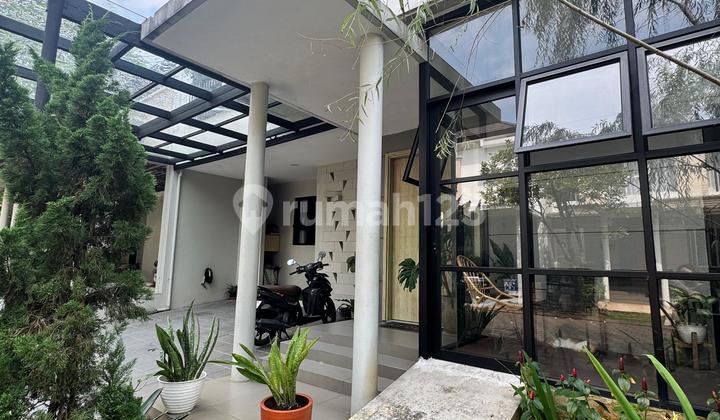 Rumah Siap Huni dengan Kolam Renang di Dalam Perumahan Serenia Hills Lebak Bulus Jakarta Selatan Rumah Siap Huni dengan Kolam Renang di Dalam Perumahan Serenia Hills Lebak Bulus Jakarta Selatan
