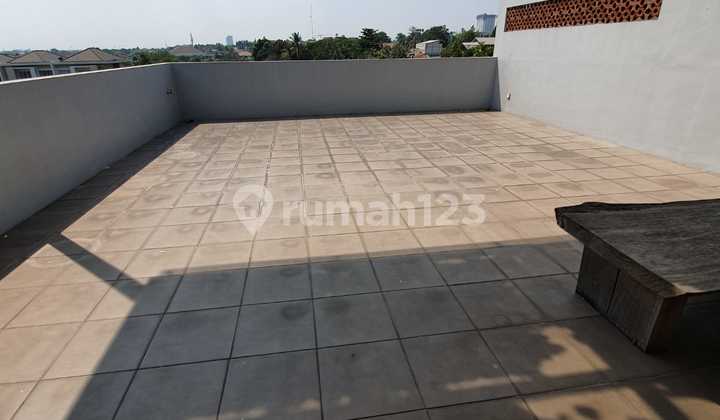 Rumah dengan Rooftop Cocok untuk Hunian Ataupun Kantor Lokasi di Lebak Bulus 2