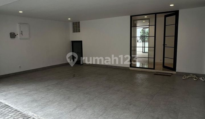 Brand New Luxury House with Swimming Pool Located in Kebayoran Baru, South Jakarta 2