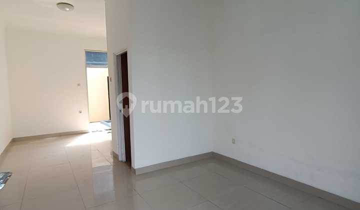 House Position Hook In A Large Housing Estate In Sawangan, Negotiable Until Deal. 2