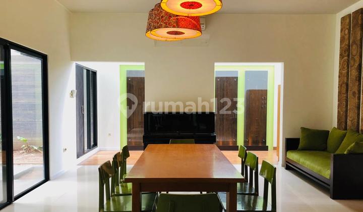 Investasi Hunian Ideal : Rumah Modern 2 Lantai Lokasi di Bangka Kemang 2