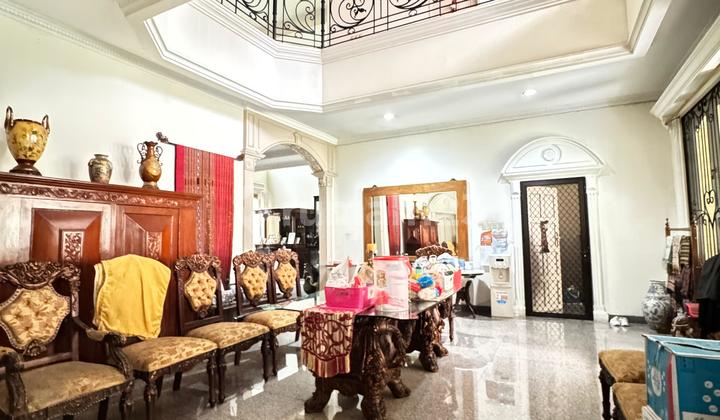 Rumah 3 Lantai dan Strategis di Pinggir Jalan Raya Lebak Bulus Jakarta Selatan 2