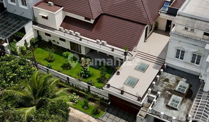 Rumah Mewah dan Strategis di Lebak Bulus Jakarta Selatan