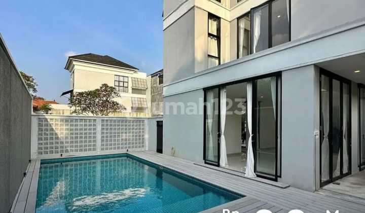 Turun Harga!! Rumah Baru dengan Kolam Renang Posisi Hook di Dalam Townhouse One Get System di Kemang Turun Harga!! Rumah Baru dengan Kolam Renang Posisi Hook di Dalam Townhouse One Get System di Kemang