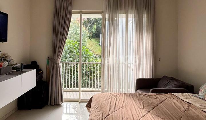 Serenia Hills Turun Harga!! Rumah Posisi Hook Memiliki Sisa Lahan Luas untuk Taman Menjadikan Rumah Lebih Asri