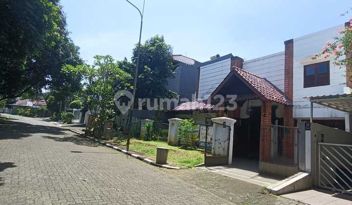 2-Story House Located in Perumahan Villa Cinere Mas 2-Story House Located in Perumahan Villa Cinere Mas