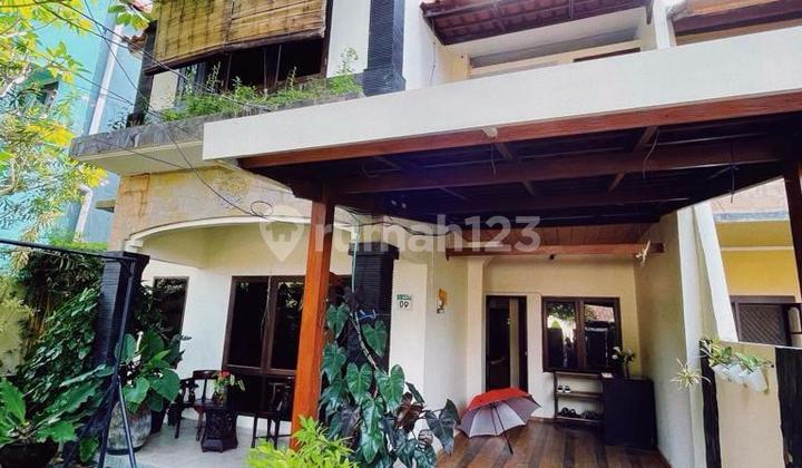 For Sale 3 Bedroom Villa with Strategic Location in Jimbaran Bali