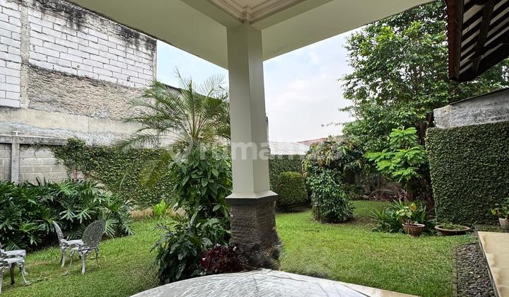 Lokasi Andara Area!! Rumah dengan Halaman Depan dan Belakang yang Luas, Hanya 150 Meter ke Gerbang Tol Andara