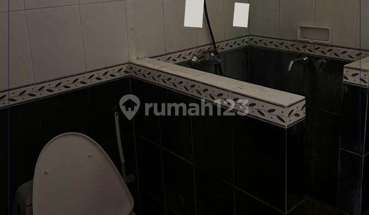 Nice House Near Toll Road Semi Furnished Pisangan Lama, East Jakarta