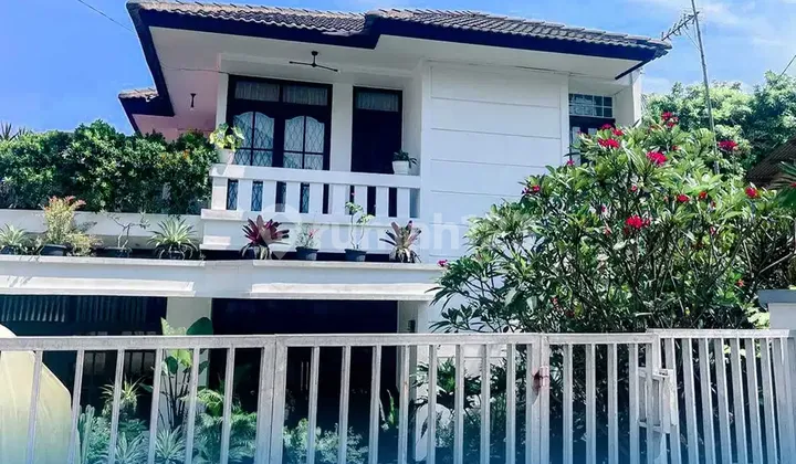 Dijual Rumah Luas & Strategis di Jakarta Selatan — Dekat Stasiun Tanjung Barat 1