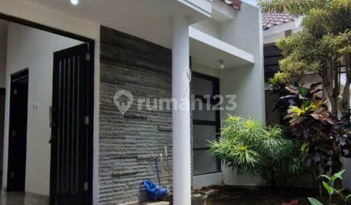Modern Minimalist House Cluster Front Greenland Tidar Malang
