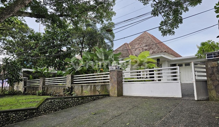 Strategic Spacious Classic Colonial House on Gunung Ijen Street, Malang