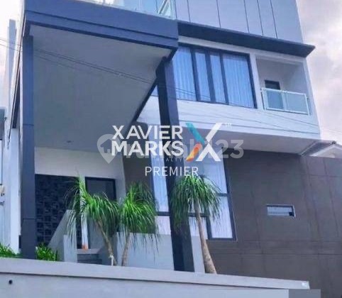 Luxury Villa Fully Furnished with Pool in Batu Malang Near Jatim Park
