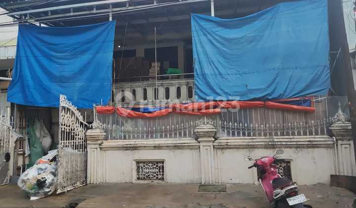 Gudang/rumah Dua Setengah Lantai Pluit Karang 