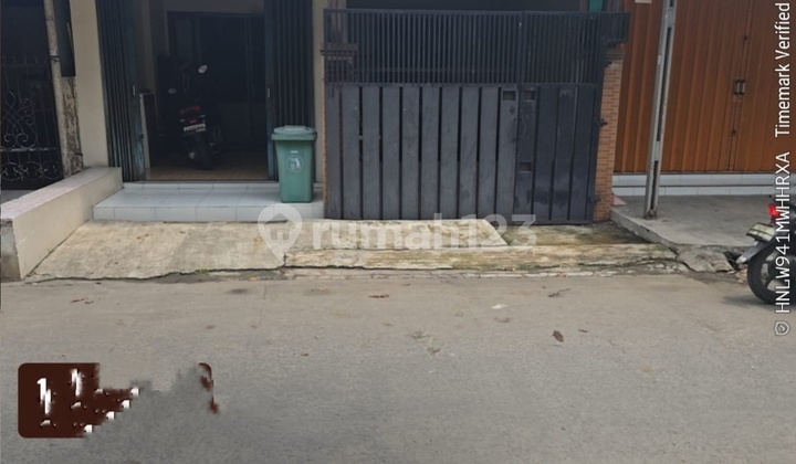 House by the Highway Villa Tomang Baru Pasar Kemis 1