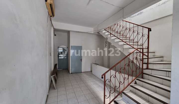 Affordable Four-Story Pinangsia Glodok Shop House 2