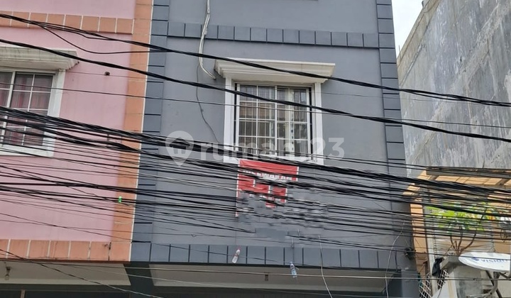 West Cideng 4.5-Story Shop House for Rent in Central Jakarta 2
