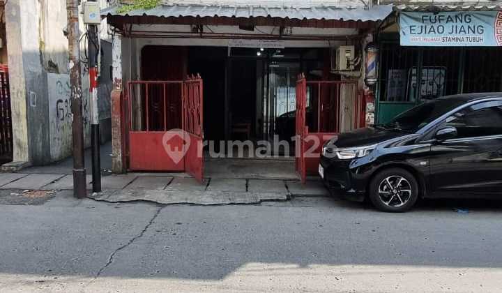 Kios Duri Utara Dekat Pasar Garuda Jakarta Barat 